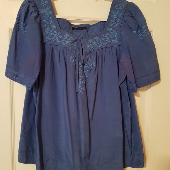 Banana Republic Women's Swing Embroidered Top ~ Size XL ~ Blue ~ GUC ~ - Picture 2 of 4
